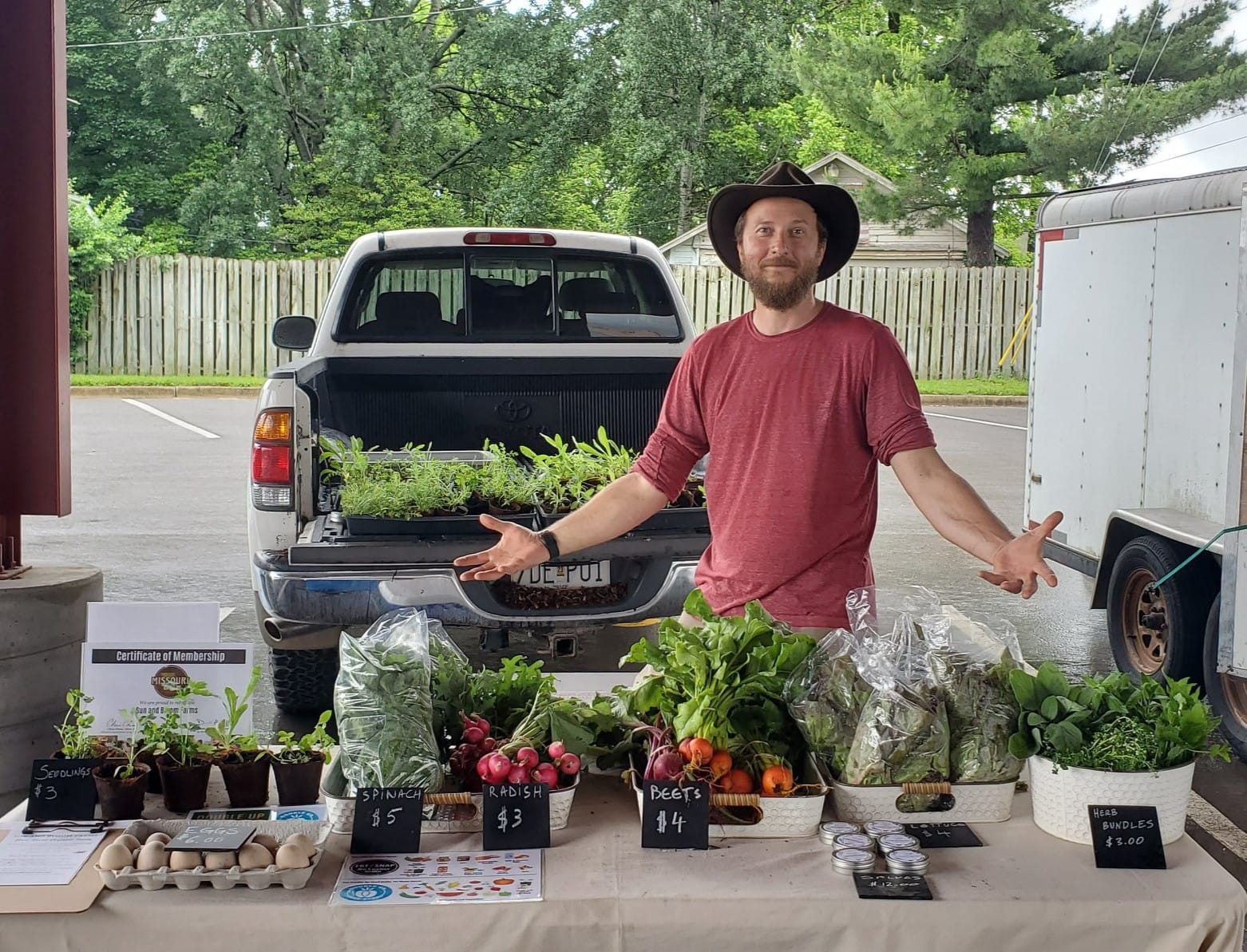 Sun & Bloom Fresh Produce Stand